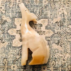 Onyx Carved Wolf‎